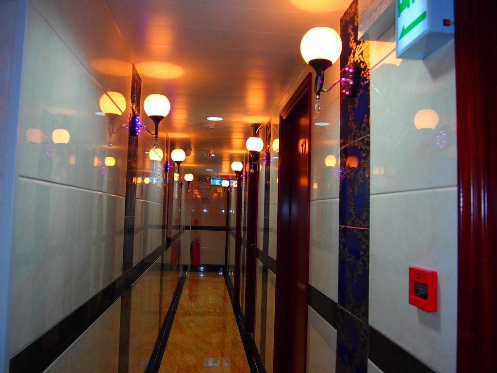 Traveller'S Hostel Гонконг Экстерьер фото
